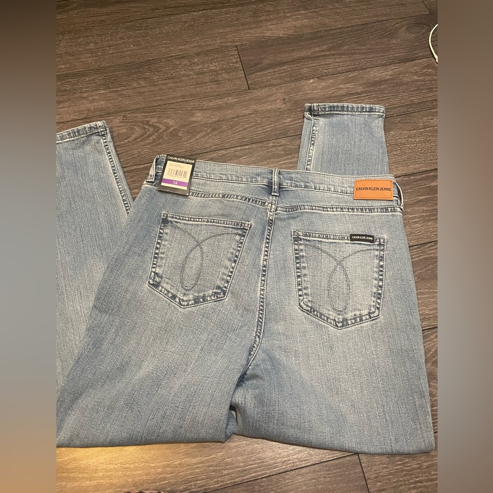 Calvin Klein Jeans - Picture 4 of 4